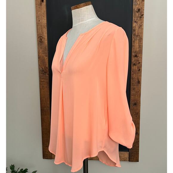 Lush Flowy Blouse M Peach Coral V Neck 3/4 Sleeve Lightweight Work Casual Top - Picture 2 of 10